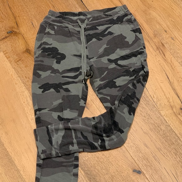 camo sweatsuit